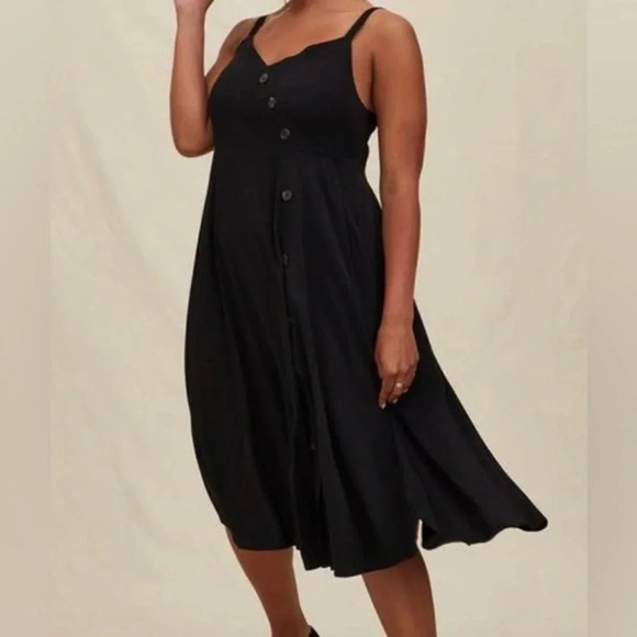 TORRID Midi Challis Asymmetrical Button-Front Dress Sz 2 Black - Picture 1 of 13